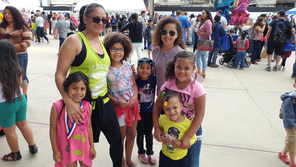 MartinaFunDance's tweet photo. Met some new friends! #SacHKD #ZumbaKids #DanceWithMartina
https://t.co/yivt7u6z6g https://t.co/vhs0ca9PLR