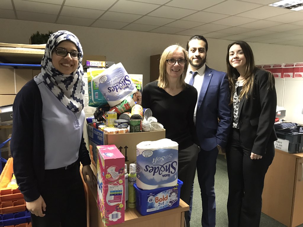 Excited for our 1st quarterly pickup of U399 donations for the Warrington Food Bank!! #TeamU3 gpincheshire <a href="/kierancregan/">Kieran Cregan 💙💛</a> <a href="/dayrowan/">David Rowan</a> <a href="/l222net/">Lynette Wills</a>