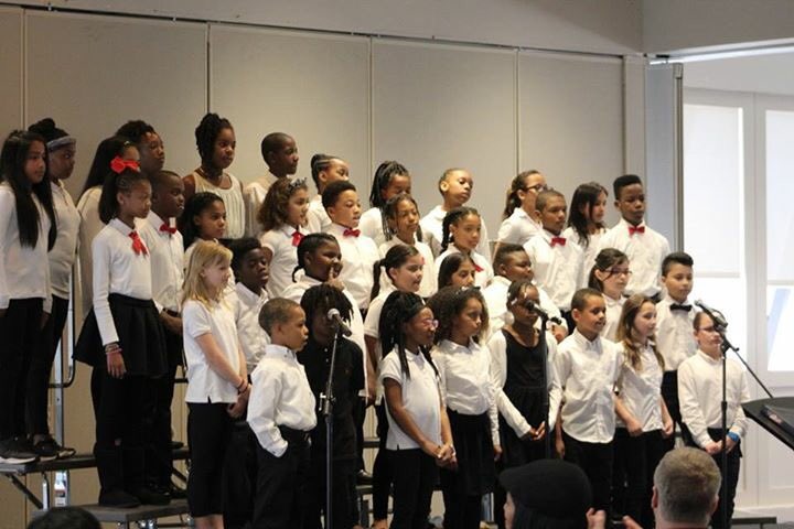 MES_Coach's tweet photo. MES Jaguars singing with the AMPlify chorus! #UltimateLearningExperience #AtlantaMusicProject #CobbSuccess @MabletonES @amaradp https://t.co/rxavGxCu6V