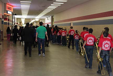 olsonoslo3's tweet photo. Scores of students descend on the Civic Center and GNC for the Greater Southwest Music Festival! #GSWMF #AISDFineArts https://t.co/Oa4SUGnTOs