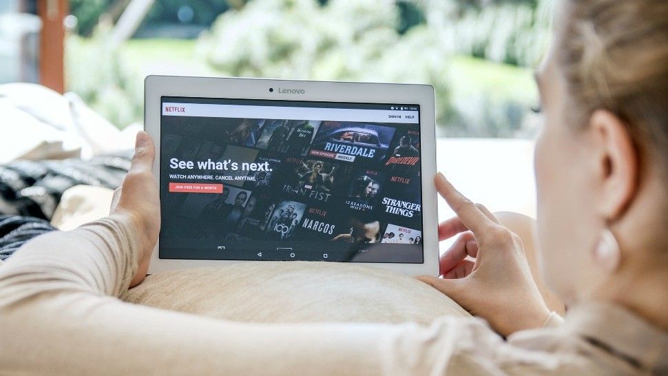 kimkomando's tweet photo. Sifting through Netflix can feel overwhelming. Find #newreleases and what you want to watch. Awesome #Netflixhack https://t.co/zI8axmUaJP https://t.co/rLl83iLHCF
