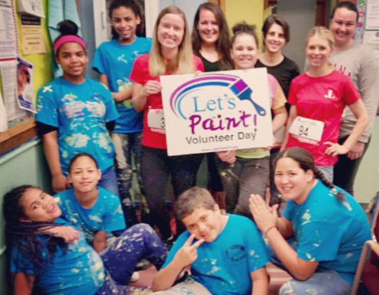 elizpaige's tweet photo. had so much fun volunteering with #letspaintct at the burns latino studies academy in hartford today! #jlhvolunteerathon @JLofHartford https://t.co/LXb4jyQLRl