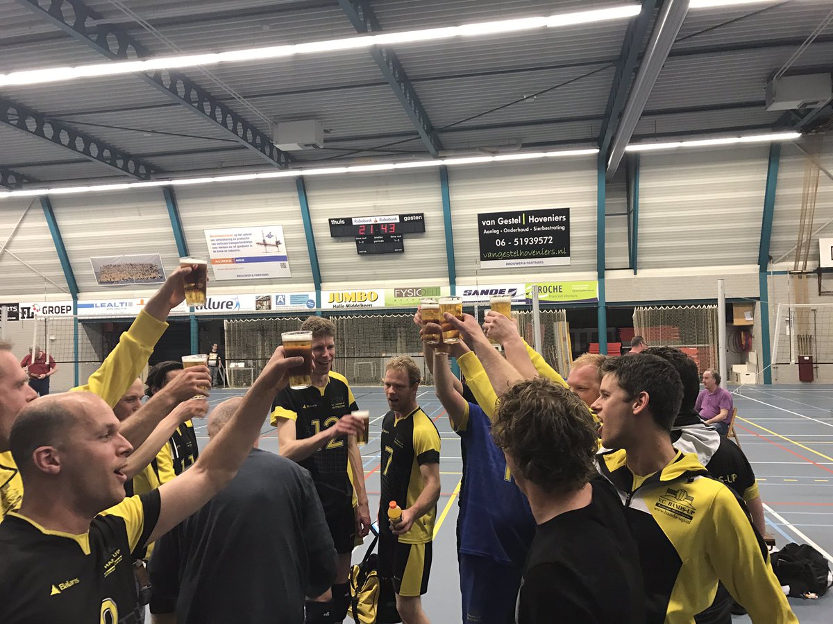 Wedstrijd verliezen maar de P/D winnen! Zoals we dat in Balkum zeggen "er is maar één eerste en dat is het tweede!" #herentweepdoléolé