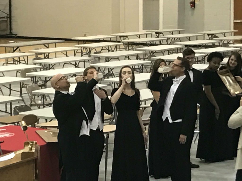 WeareFCBand's tweet photo. @FloydCentralHS @fchschoir #winnersdrinkmilk let's ALL drink milk today!
@fchschoir @WeareFCBand #FCOrchestra https://t.co/oiS4wJnpms