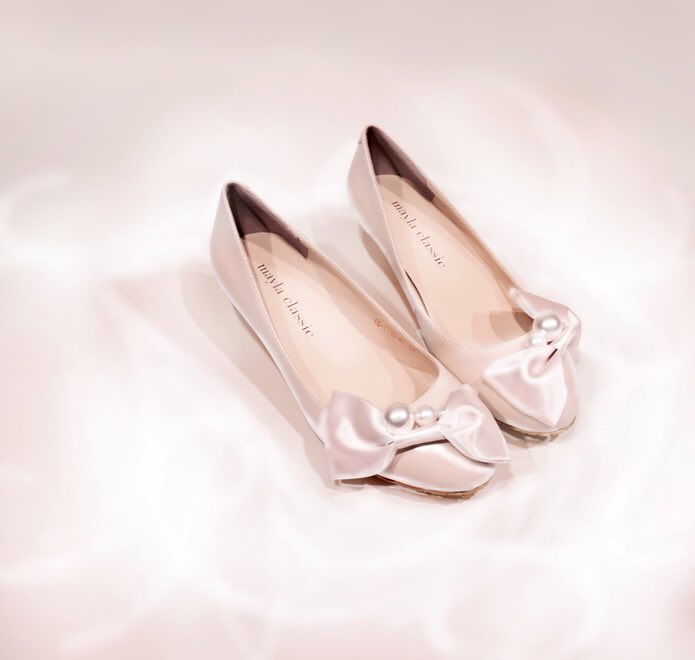 mayla_classic's tweet photo. 【フォロー&amp;RTで応募完了】
しなやかなリボンの貝殻に包まれた、パールストーンの神秘
3.5cmのローヒール♡大人気の
Mona - モナ -を抽選で1名様にプレゼント！
締切　5/27
https://t.co/DD9hwsh9fG 
#マイラアイテムプレゼンツ https://t.co/q9CZm1HrxI