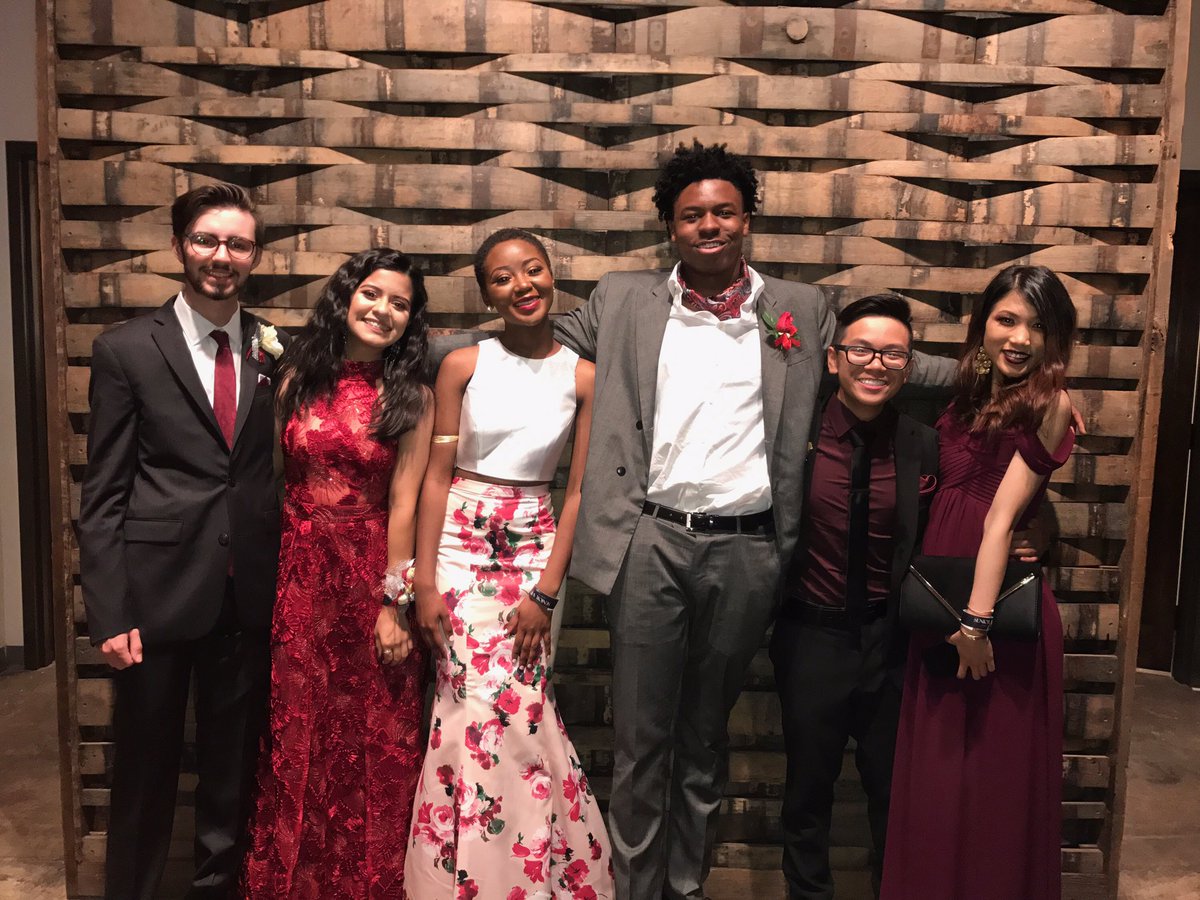mmtechie's tweet photo. #UDiggTheDutch #mostwanteD #prom2k17 https://t.co/erzGY454hp