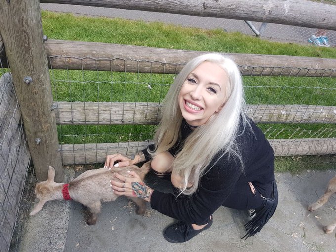 ❤️ https://t.co/5tW2yHo7dQ<a href="/tag/relationshipgoals"class="tags"><span>#relationshipgoals</span></a><a href="/tag/hungryeyes"class="tags"><span>#hungryeyes</span></a>