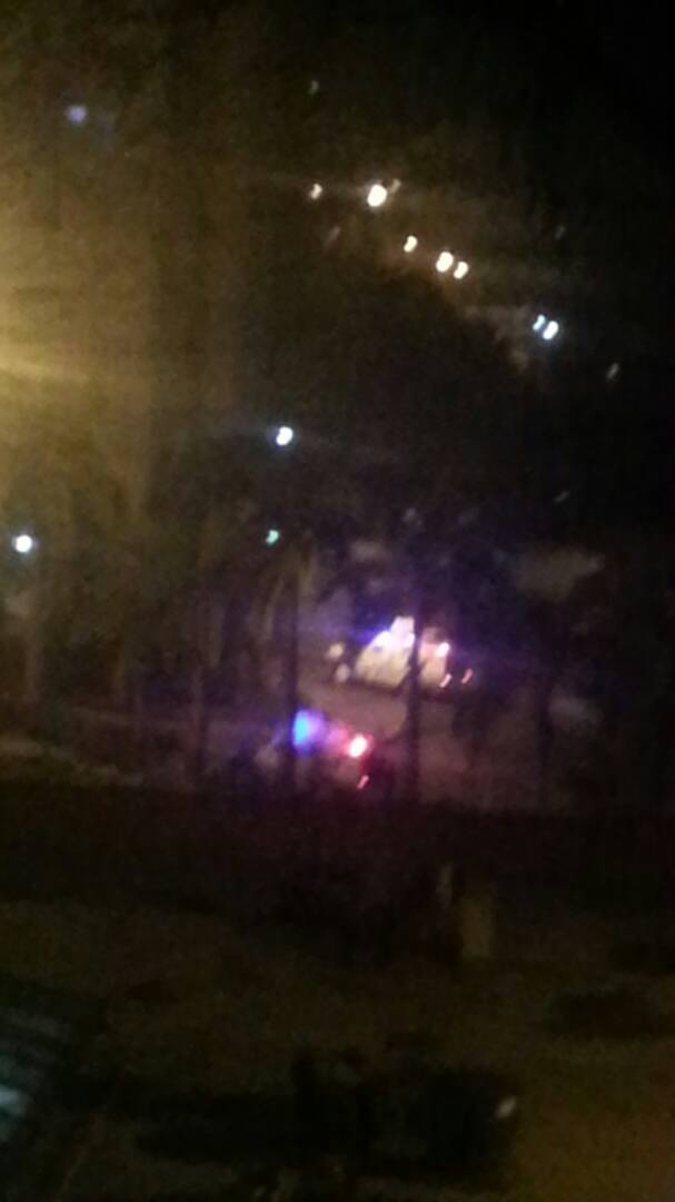 NoticiasIrm's tweet photo. Vecinos de #LosNuevosTeques reportan agresión de la GNB al lanzar bombas lacrimogenas directamente A las ventanas de los apts 8.50 pm #6May https://t.co/HUNekTRzU1