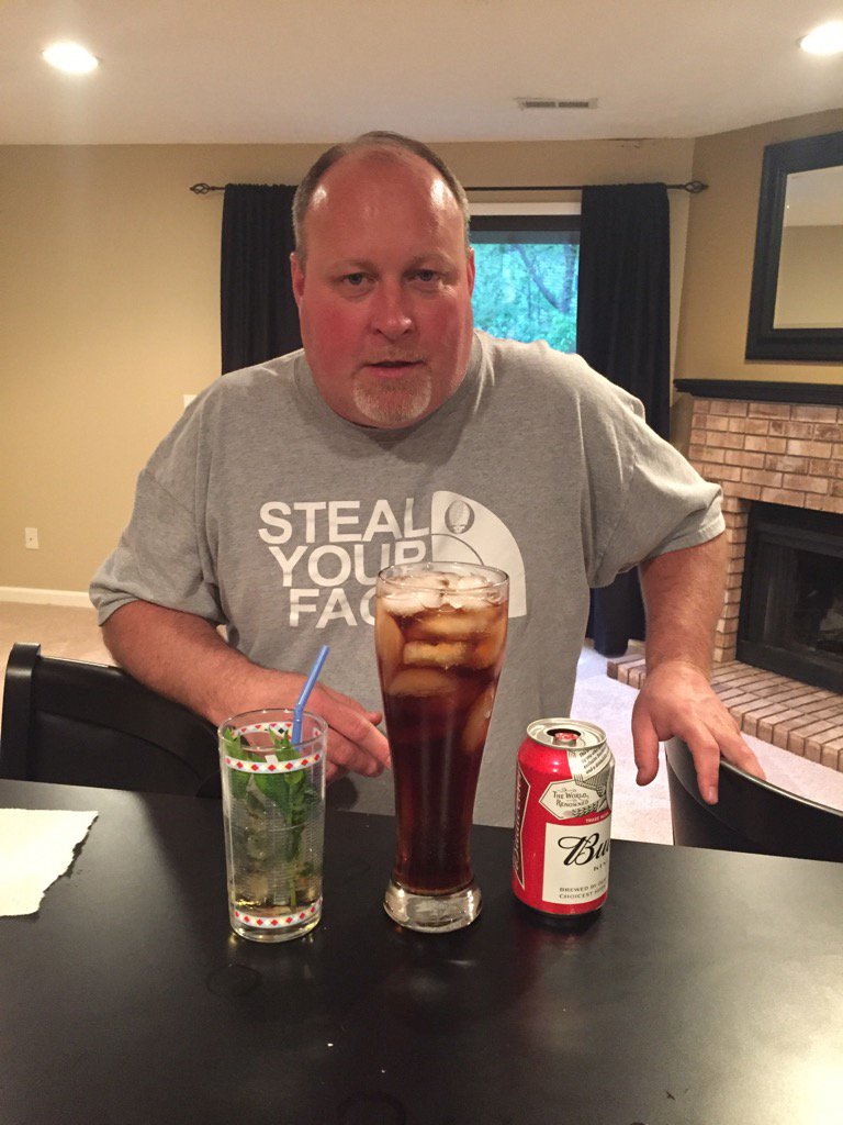 mweb1984's tweet photo. Mint Julip, tall Bacardi and coke and a Budweiser. :) https://t.co/NVtGb3JinO