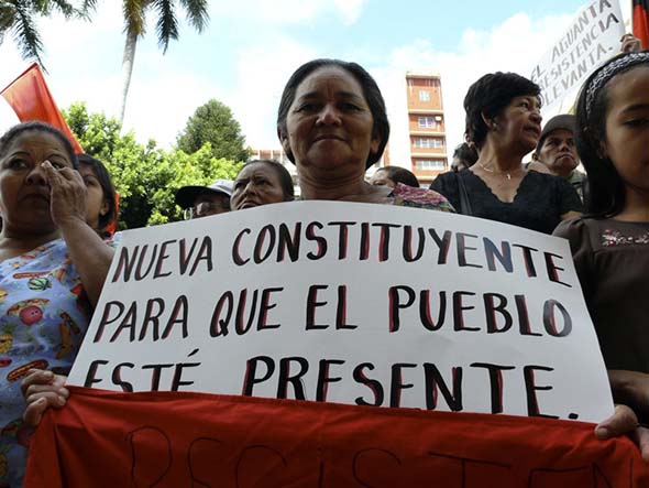 ConElMazoDando's tweet photo. ¿Por qué una Asamblea Constituyente era antes una gran idea y ahora es un golpe de https://t.co/pa02SQjkLv #6Mayo https://t.co/yRciUAuJXy