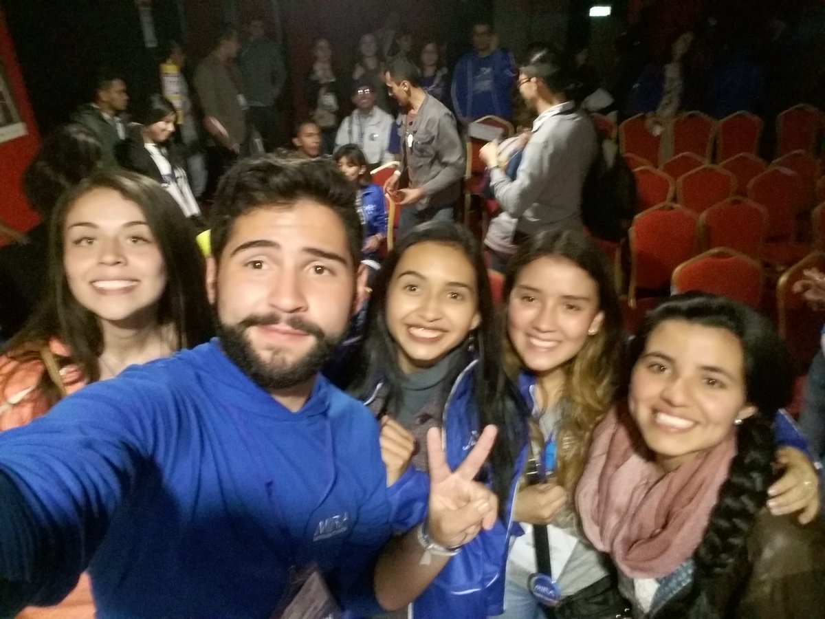 Lina_Yureni's tweet photo. ¡Maravilloso día! ¡Mucho aprendizaje! Constuir país desde las Universidades @MovimientoMIRA  @Ldoscastellanos @JFernandoZamora https://t.co/53UHUbaDrA