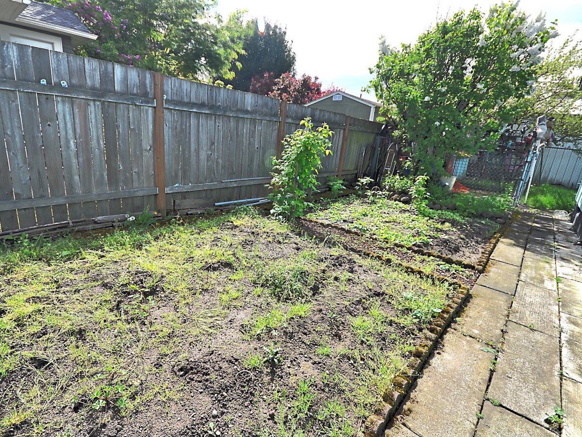 ShawnRealty's tweet image. Homes that are better than renting in inner North Portland, grow your future #BetterThanRenting #ShawnYuRealEstate ow.ly/qBkB30buOWm