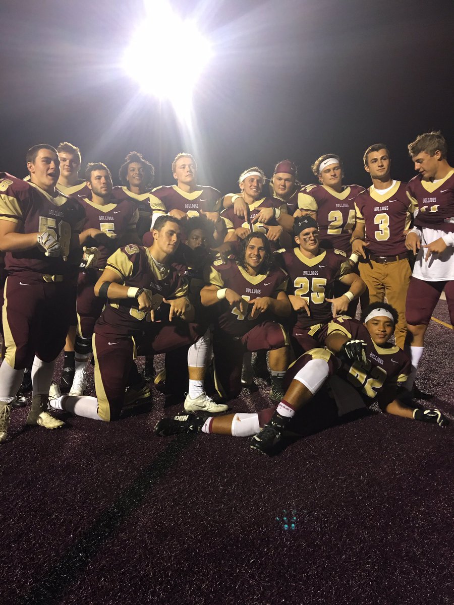 SMFHS_Strength's tweet image. Bday S/O to the young homie @joe21gobble ! May every year see more plates on your #squatBar! 2 pics of you and one of u being MIA