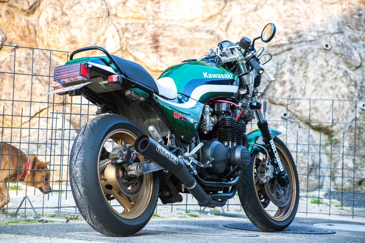 年齢とバイク見ていいと思った人がrtしてくれる 峠の美学 バイク写真部 全日本ヘッドライトは角目だろ連盟 ハタチと33歳のgpz750f