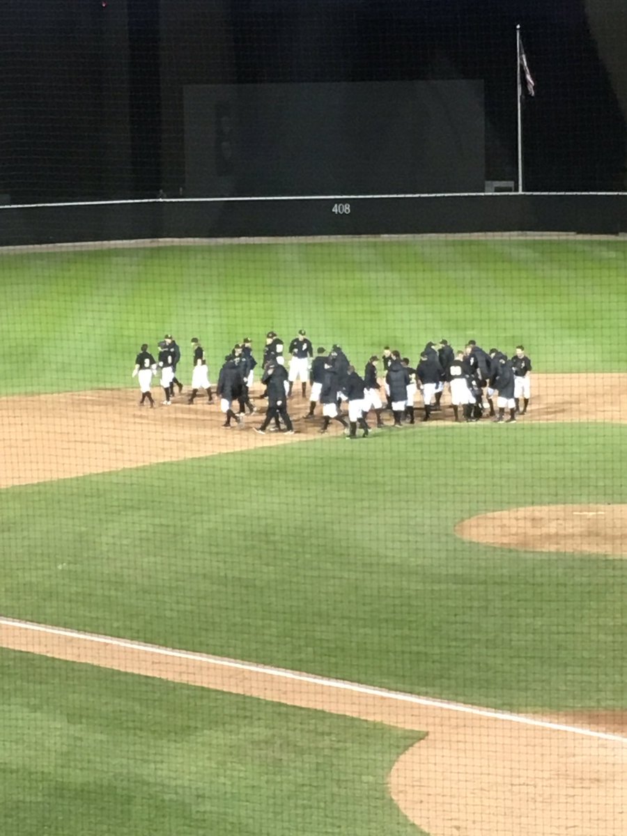 MomAnthrop's tweet photo. @DannyAnthrop @AnthropJackson Yay!!! Boilers win!!! Beat NW 2-1 Bot12!!!#BoilersWin https://t.co/NViWd8dfRL
