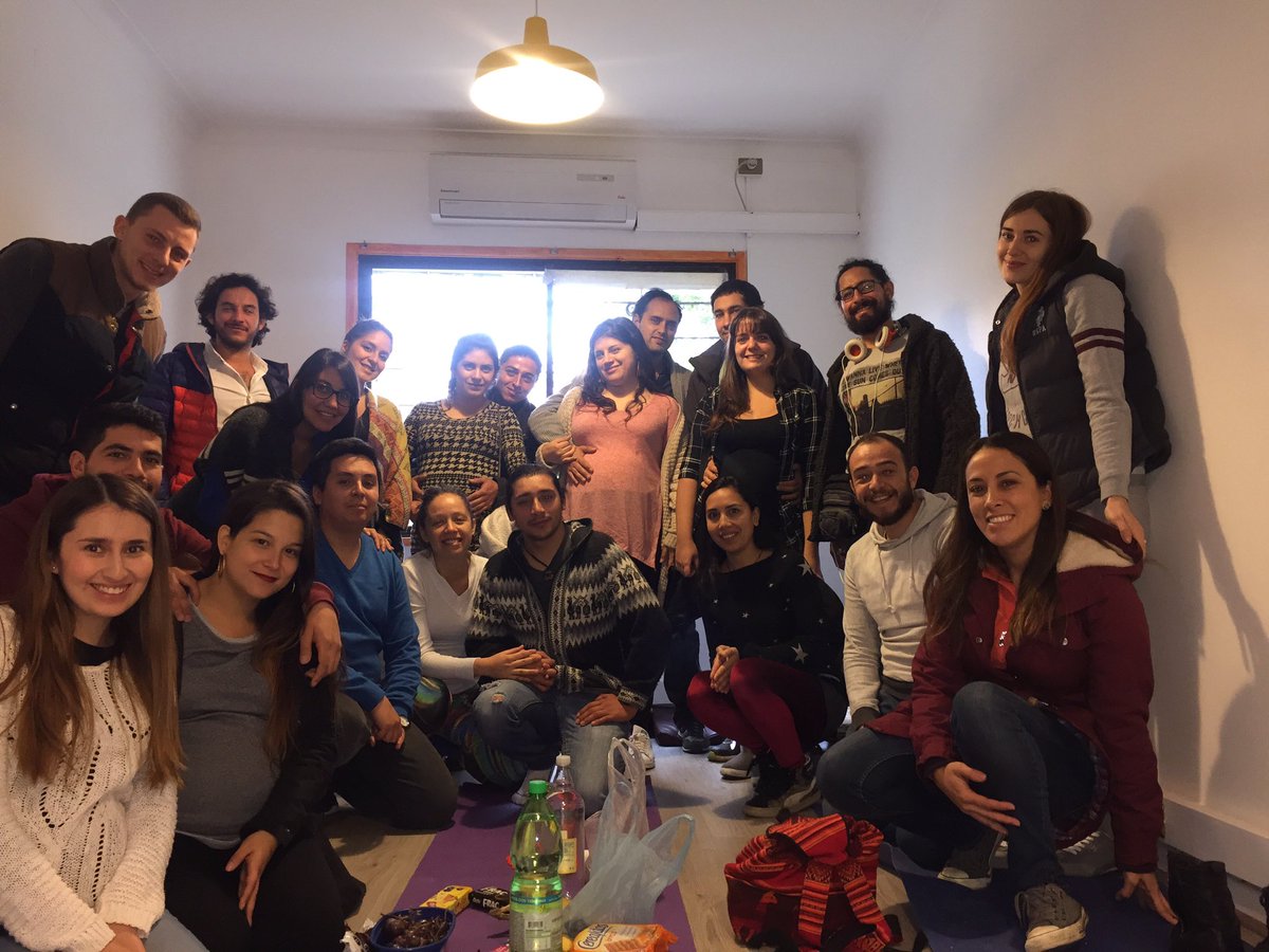 PBMChile's tweet photo. #LaHoraDelPoder, compartiendo sobre nacimiento marcando positivamente la vida de protagonistas @RELACAHUPANcl @parirnoschile @VaHormazabal https://t.co/IJqfoox0IG