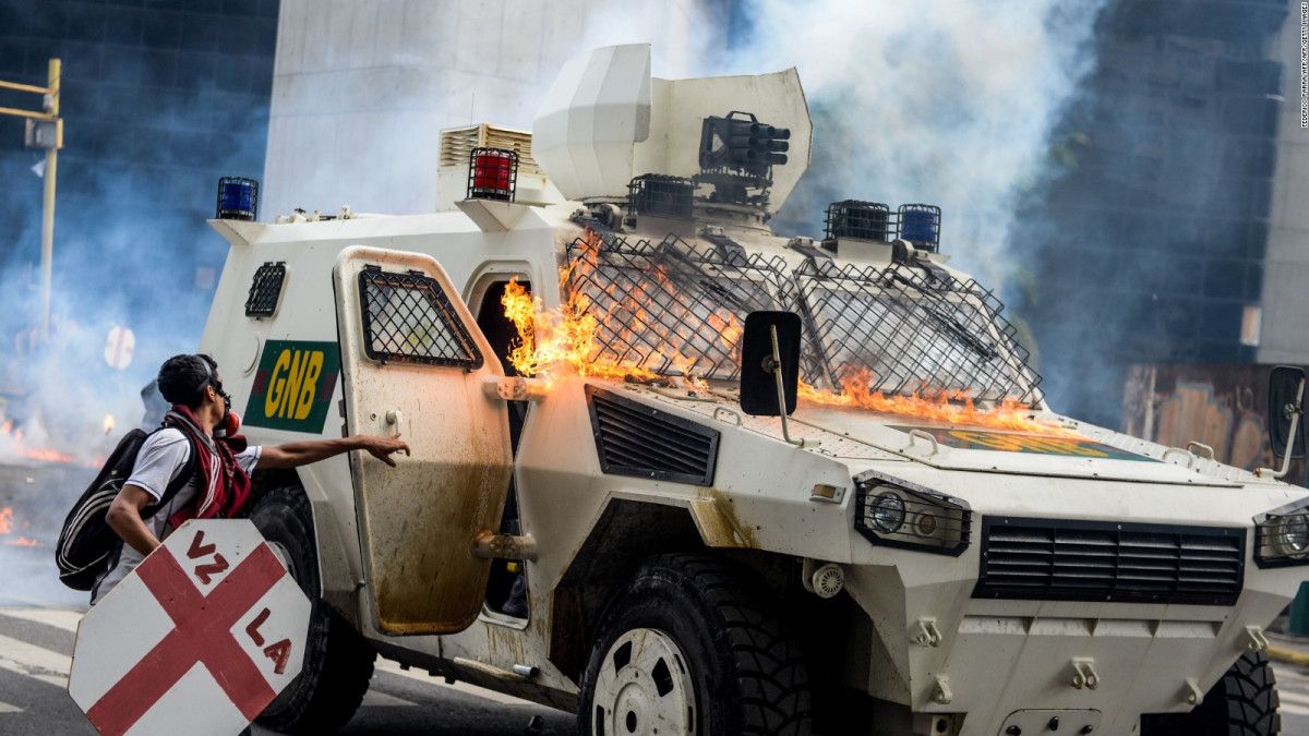 oquinre's tweet photo. Paniza: los fotoperiodistas somos apoyo y ojos para informar en #Venezuela https://t.co/sgFy6R5ZqO vía... by #CNNEE via @c0nvey https://t.co/jHZQBVybUH