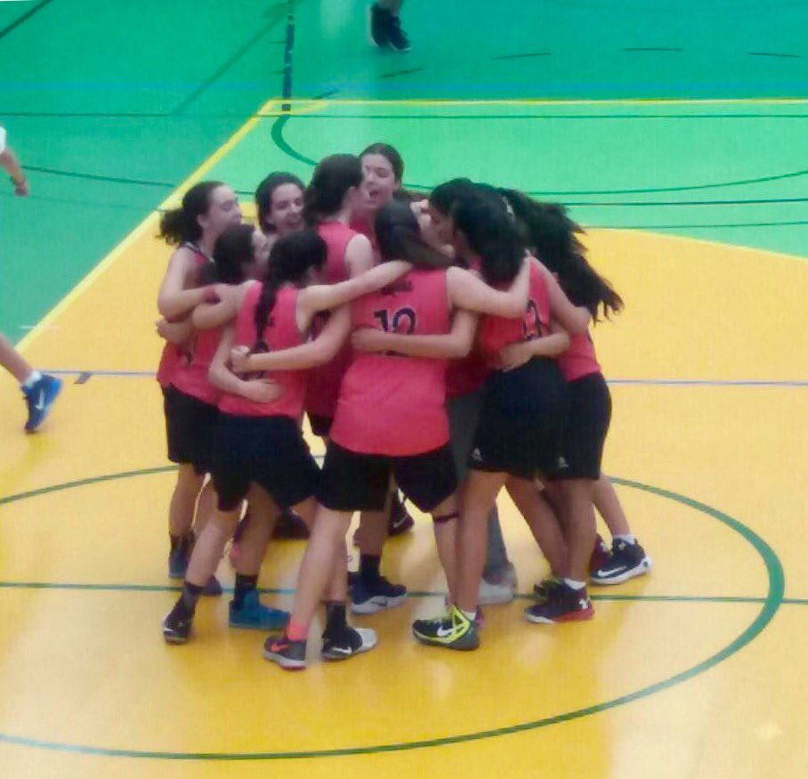CDCREF's tweet photo. #CanteraCref Nuestras cadete Fem Federado ganan el basket average ante @CBTresCantos y seguirán compitiendo. Enhorabuena chicas !!! #GoCref https://t.co/TUOTYafBjA