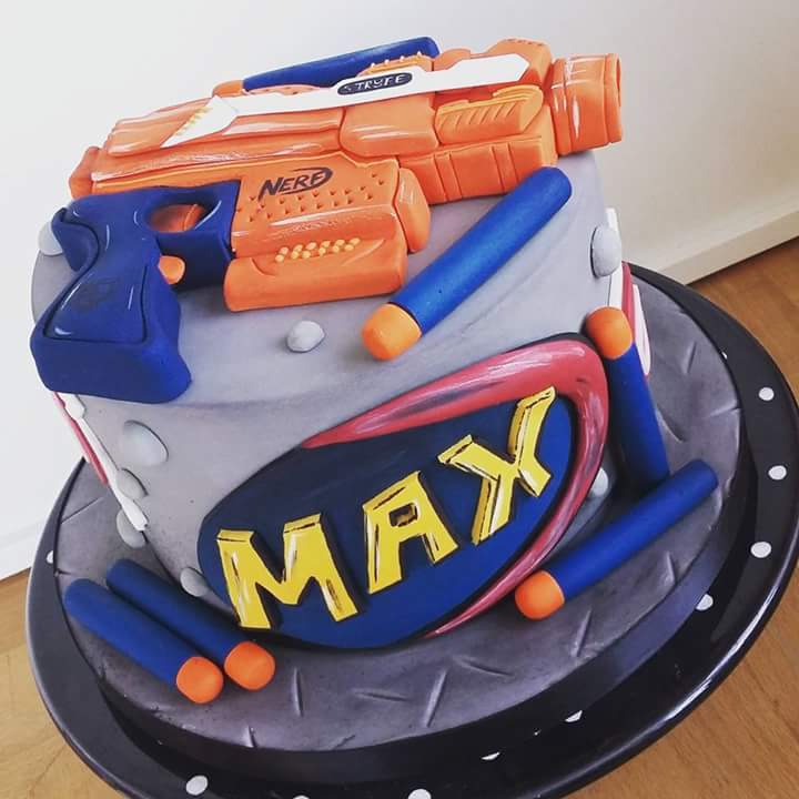 HettysCakeHouse's tweet photo. @NerfNation #nerf #cake https://t.co/W9ukMM19mM