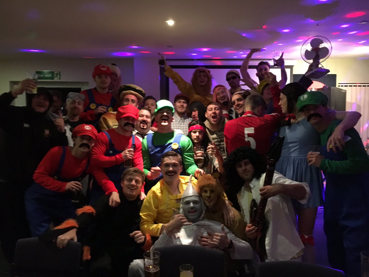Saltford_FC's tweet photo. What a club. #UpTheRunts 🏆 https://t.co/pMokNHxXZv