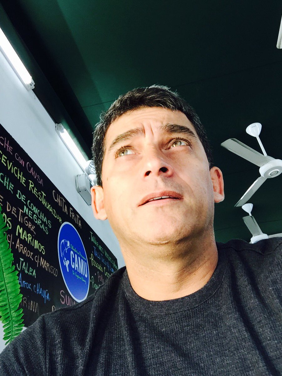 KokoCastillo's tweet photo. Que me pido, cebiche o parihuela ? https://t.co/x2Af37Yjva
