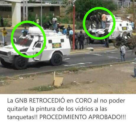 AlfonsocaroVe's tweet photo. Al Caerle Pintura a los Vidrios de parte delantera y los lados quedonde una vez desarticulada y fuera. Corran la voz https://t.co/vRkIyb7hks