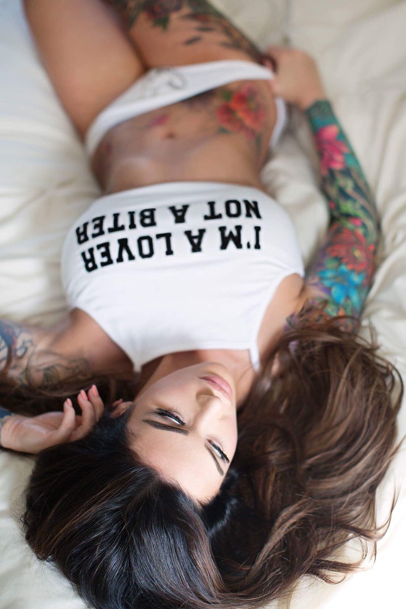 MicholsPalaG's tweet photo. @TattGoddess So sexy totally in love #InkedPrincess π©π»π #MustFollow #MyCheatingFantasy #SweetCherryPops #CutiePie #SexyBeauty #SexySaturday https://t.co/dzhDLzC7kk