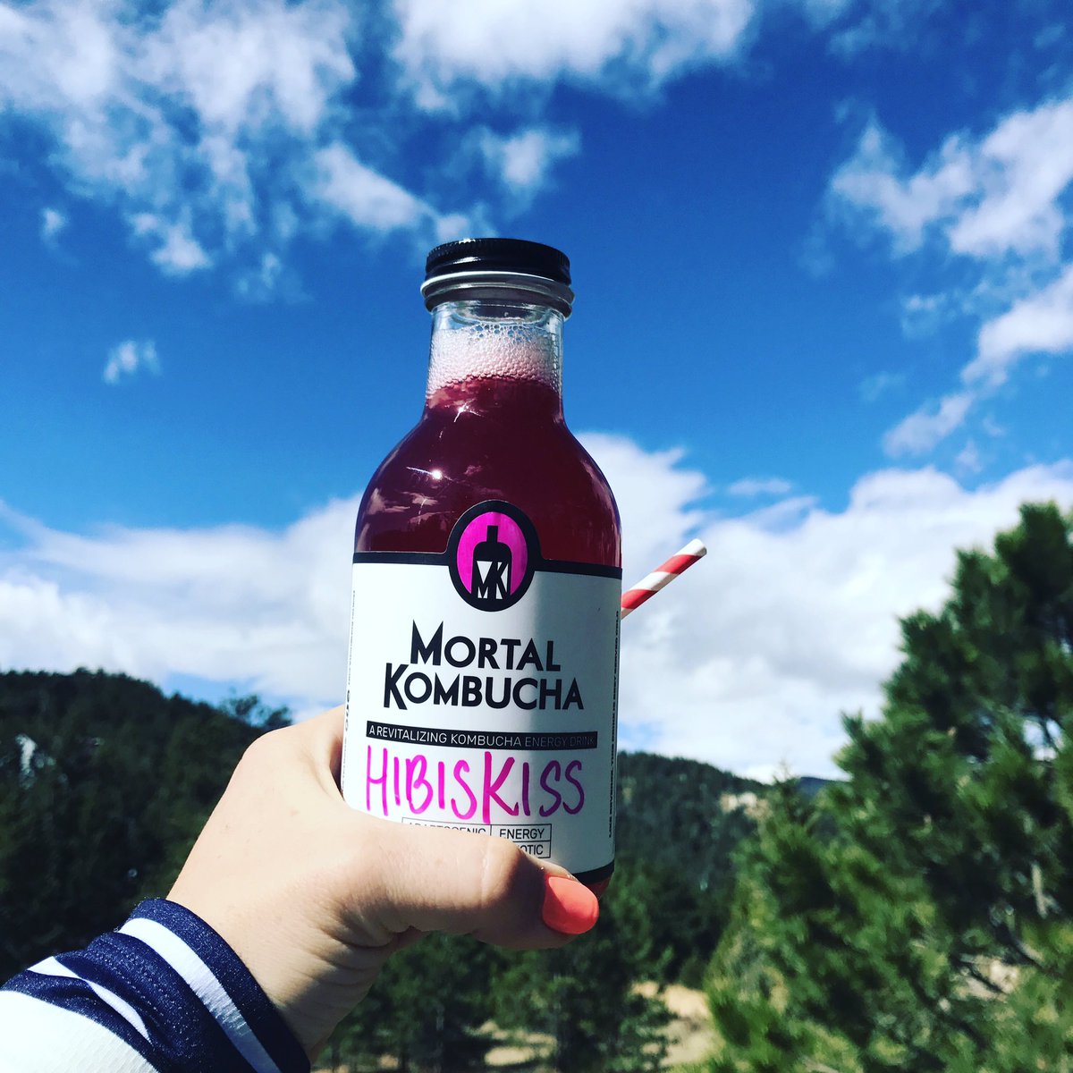 bescka's tweet photo. PRETTY DAYS GO WELL WITH @MortalKombucha ..... https://t.co/02KnjPgtZX https://t.co/X7UbL9Fk5z