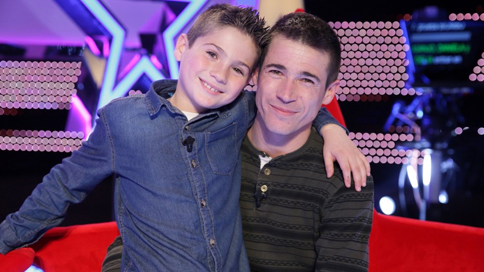 La1_tve's tweet photo. ¿Qué es lo más asqueroso que ha hecho Juanjo Ballesta a su hijo? ¡Nos lo han contado en @JugandoTVE, mira!
https://t.co/kjisB6JuhH https://t.co/4zXcrovulu
