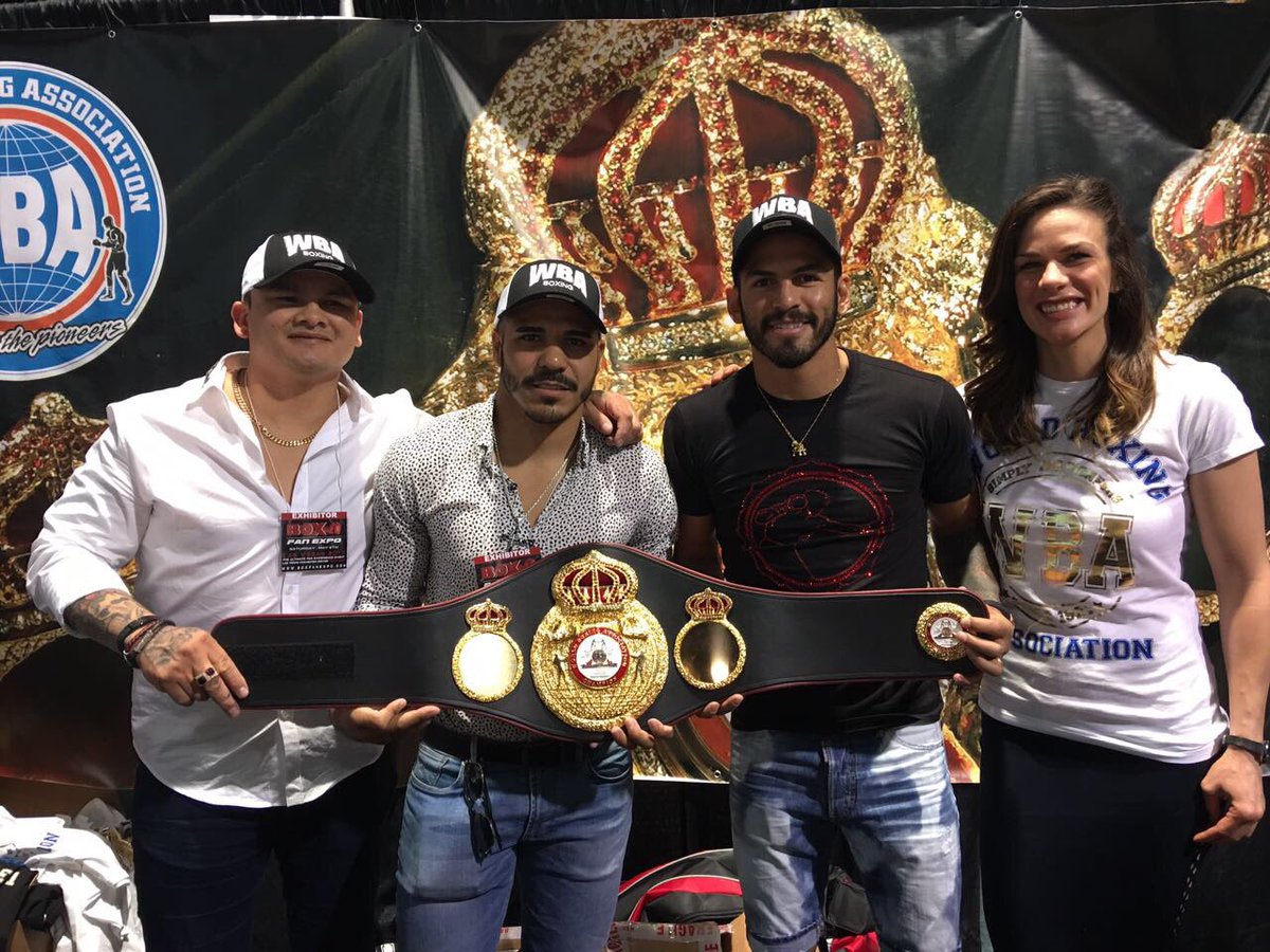 GilberticoWBA's tweet photo. #WBATeam Las Vegas fans enjoy our stand with Maidana, Cuéllar and Linares #Boxing https://t.co/CTlsidDVmp
