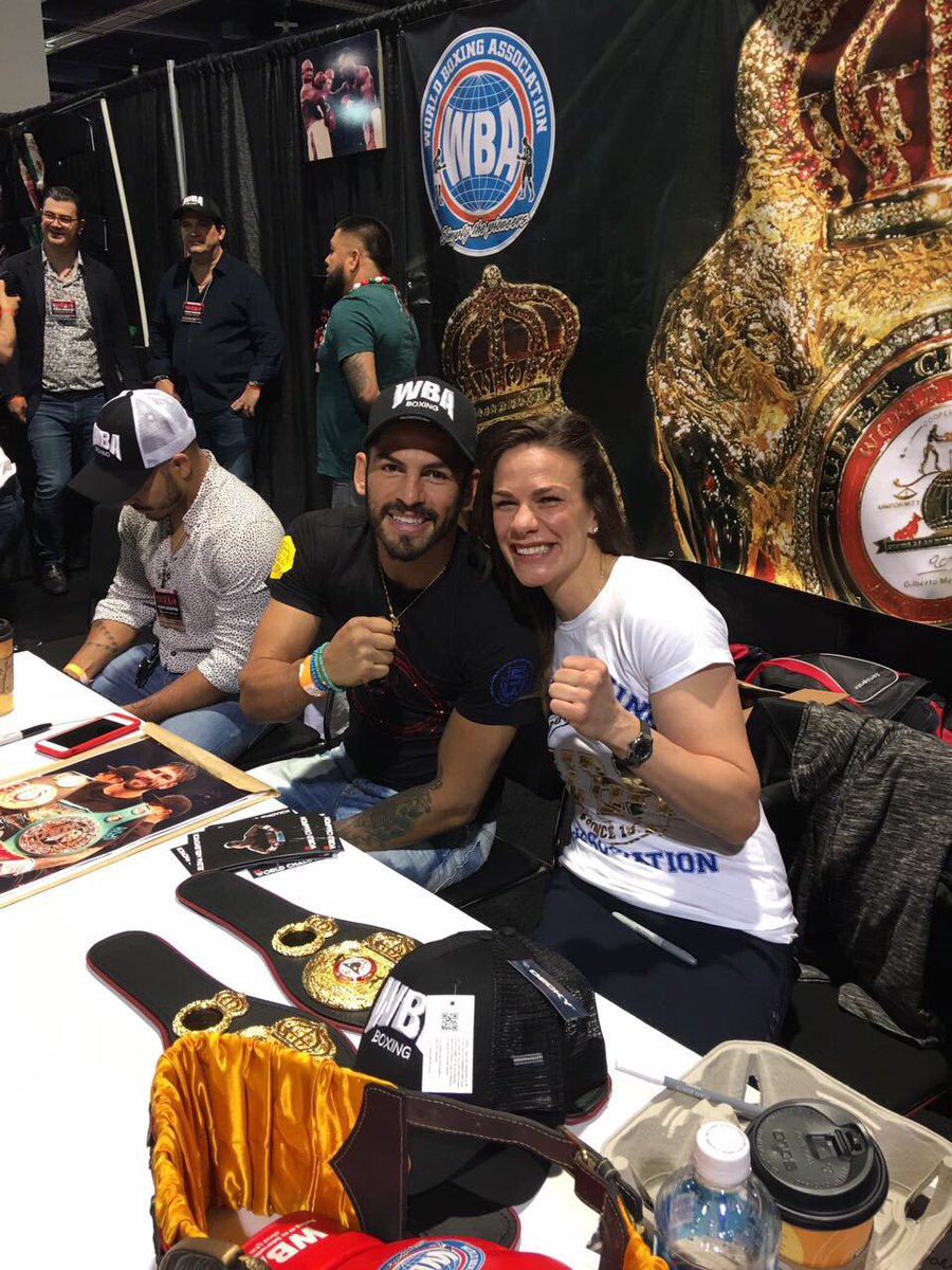 GilberticoWBA's tweet photo. #WBATeam Las Vegas fans enjoy our stand with Maidana, Cuéllar and Linares #Boxing https://t.co/CTlsidDVmp