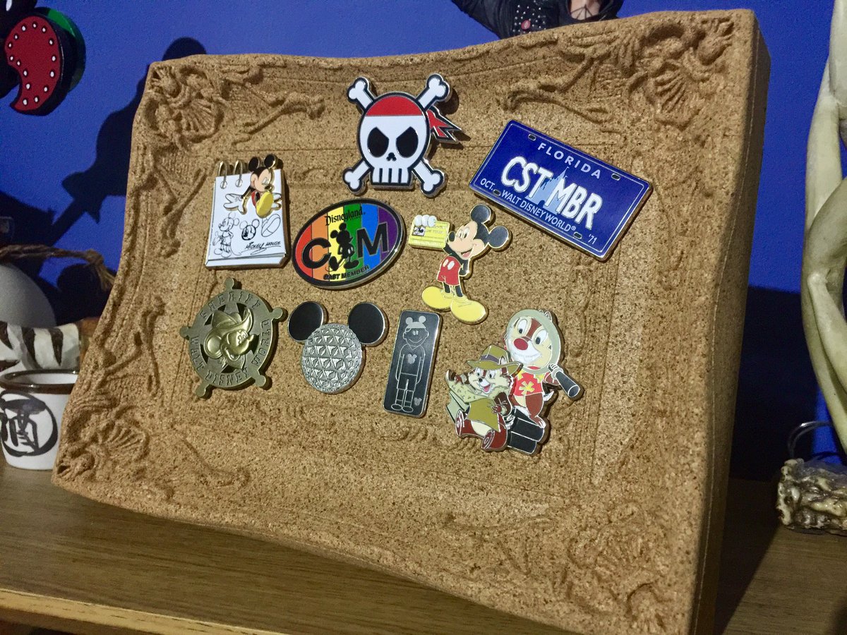 mcmattie85's tweet photo. Finally found a cute desk pin board for some of my favourite #DisneyParks and #CastExclusive trading pins :D ♥️ https://t.co/xHZvtnGBzl