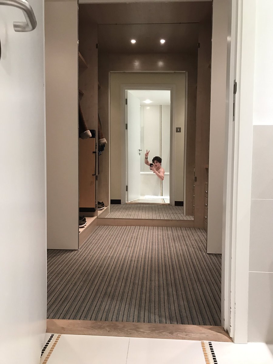 TheVampsBrad's tweet photo. Manchester you were bloody brilliant as ever, now I'm in the bath listening to Norah jones. Peace. X https://t.co/Vl2O1CNHa4