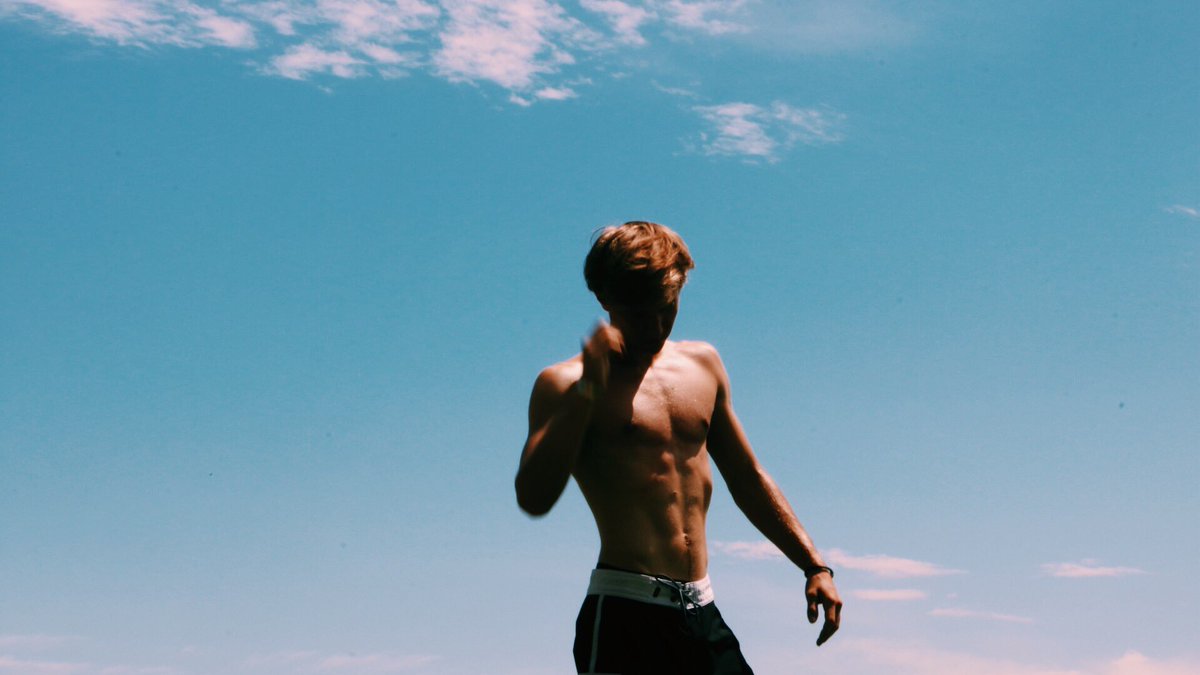 mvxzwell's tweet photo. Loving this weather 😍🔆💦 https://t.co/ZDCJXFbz0a