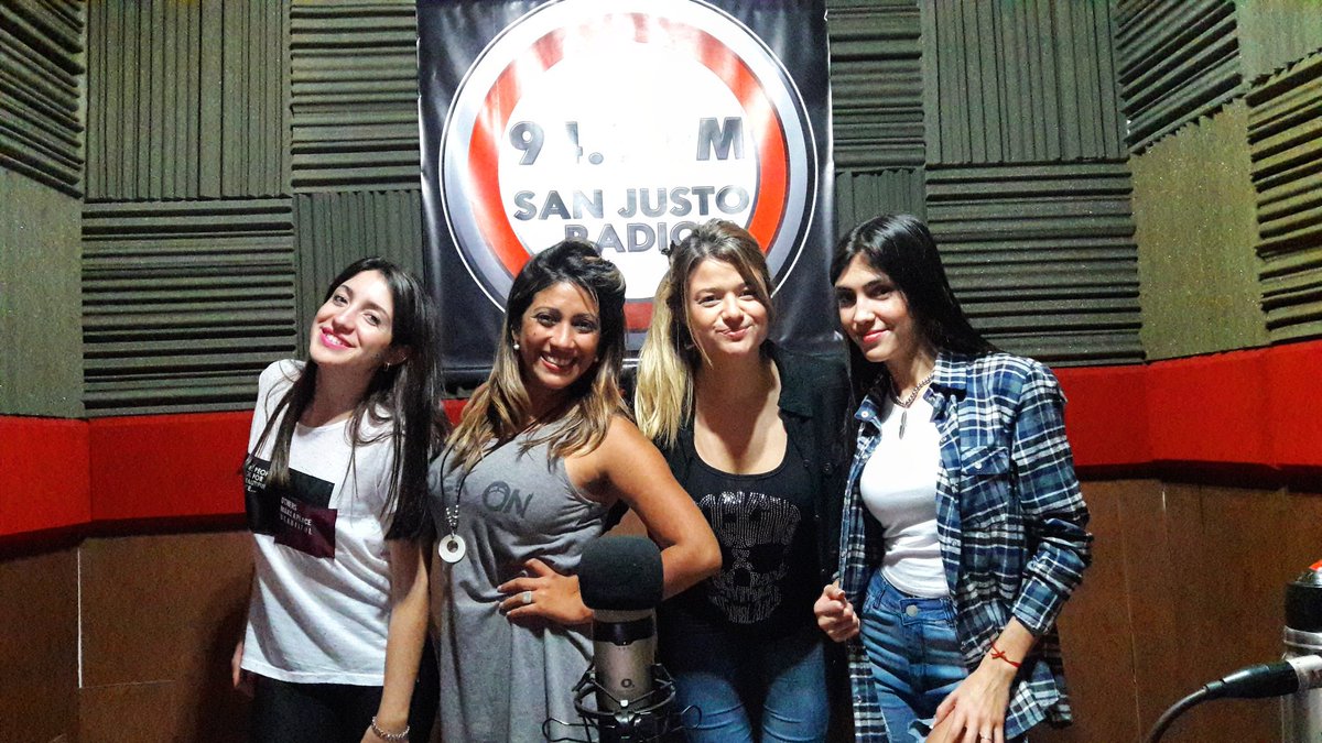 maxima120fm's tweet photo. 👧👧👧👧 https://t.co/9vJnbfJjLi