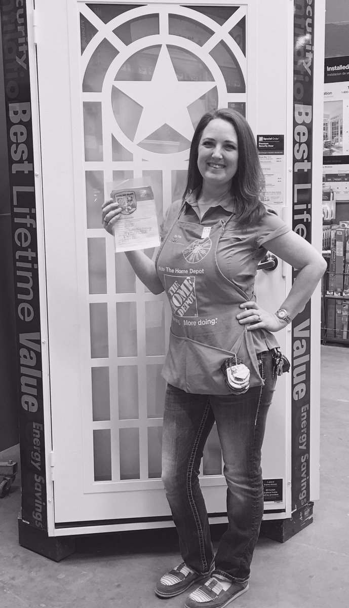 ToiJWilson78's tweet photo. 40th homer in 3 years 😁😁😬 Thanks Machelle for catching that crazy laugh of mine 😂😂 #6520
#HomeDepot @TrackingSandra @hackberrysvc https://t.co/XzYjmr6AU4