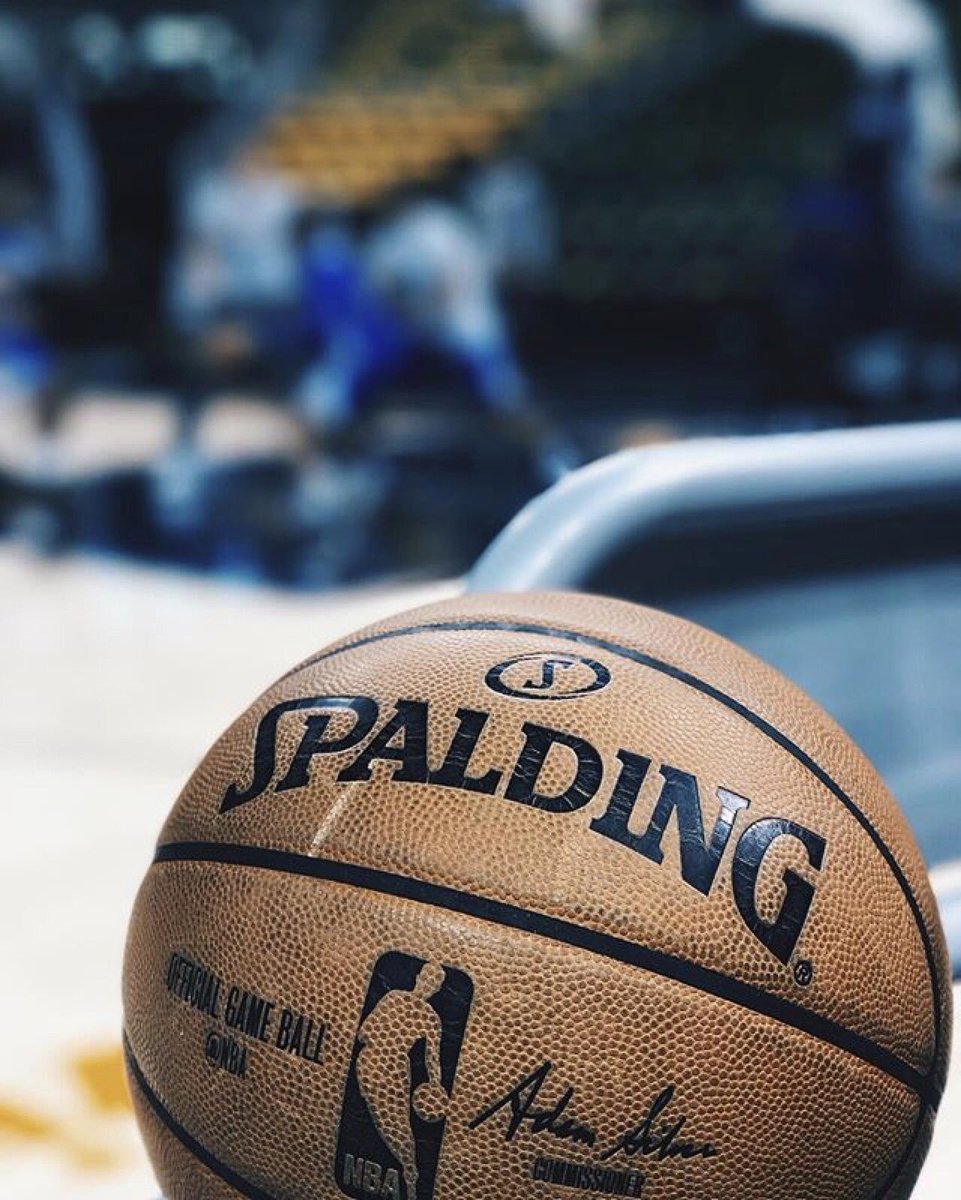 SlainteOakland's tweet photo. .@warriors game will be on the TVs this evening at the pub. Game starts at 5:30pm! ๐ป๐โน๐ฝ #goingforapint #whatsthecraic #godubs #Oakland https://t.co/pQrb5u28yq