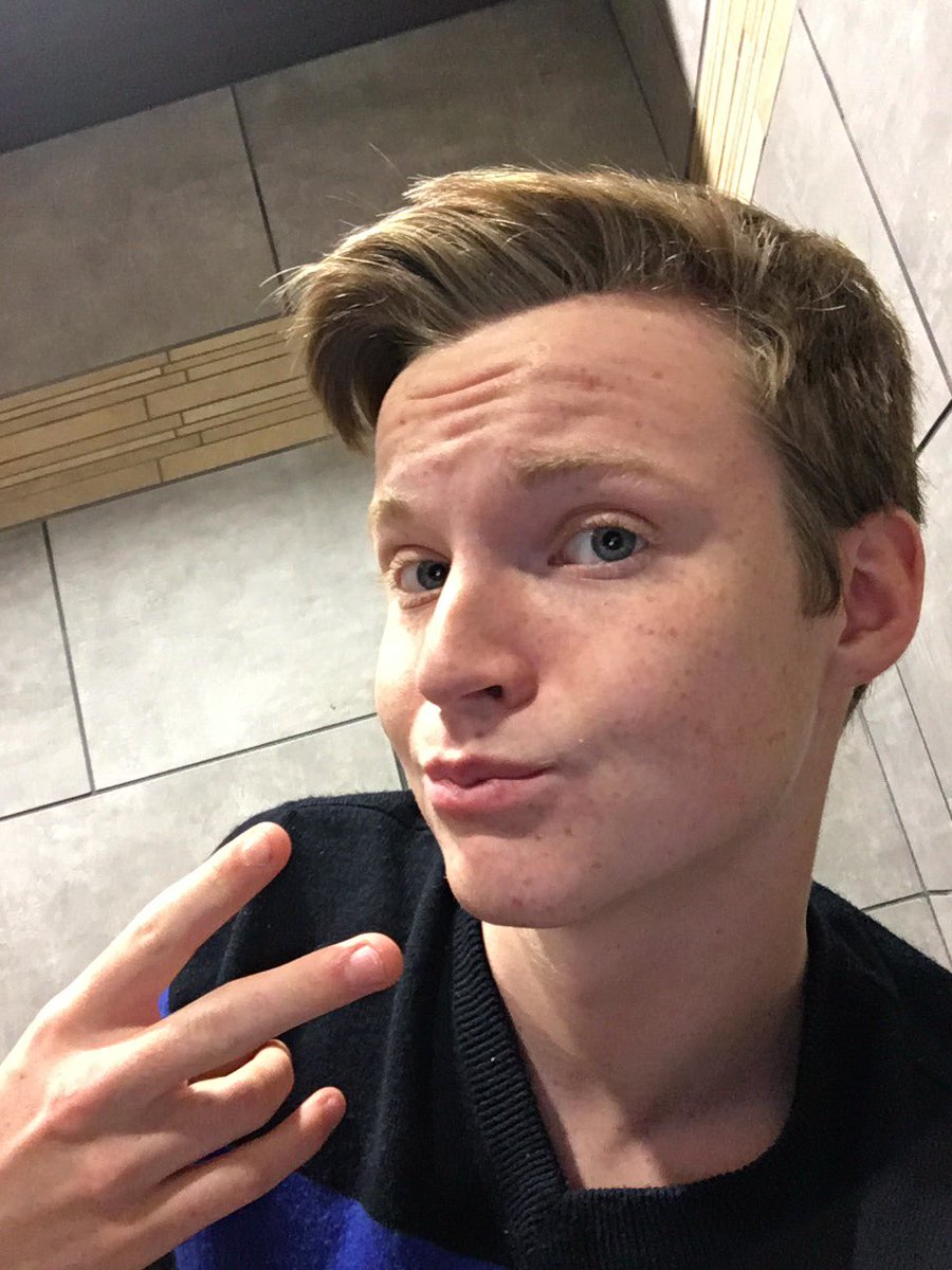 Cheesy_Cooper's tweet photo. You'll never be as cool as a dude just chilling in a bathroom cause he's been waiting for his burger for an hour https://t.co/YCz8yjvTT0