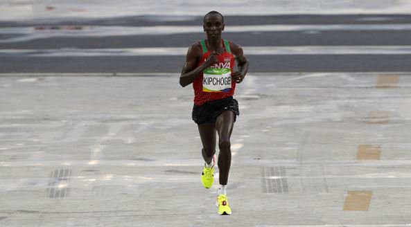 castilho_andy's tweet photo. "This is history."

But it's no world record for Eliud Kipchoge, who ran a... https://t.co/3dc1NoH9n7 by #Peter_Dickerson via @c0nvey https://t.co/jHp1Ga920z