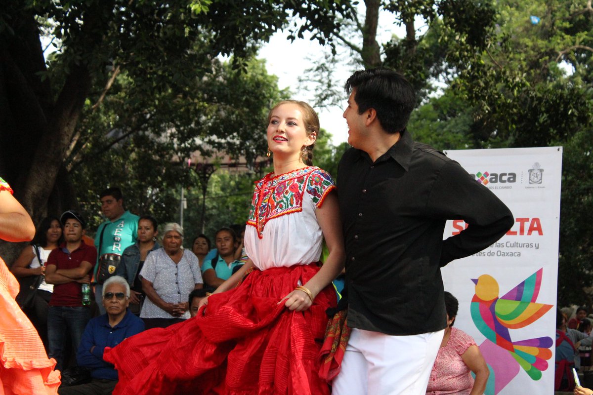SECULTA_GobOax's tweet photo. "Reencuentro con la Cultura Oaxaqueña" un trabajo conjunto entre la Seculta y @utvco donde se muestra el talento de jóvenes oaxaqueños. https://t.co/ZPT7bhcDkE
