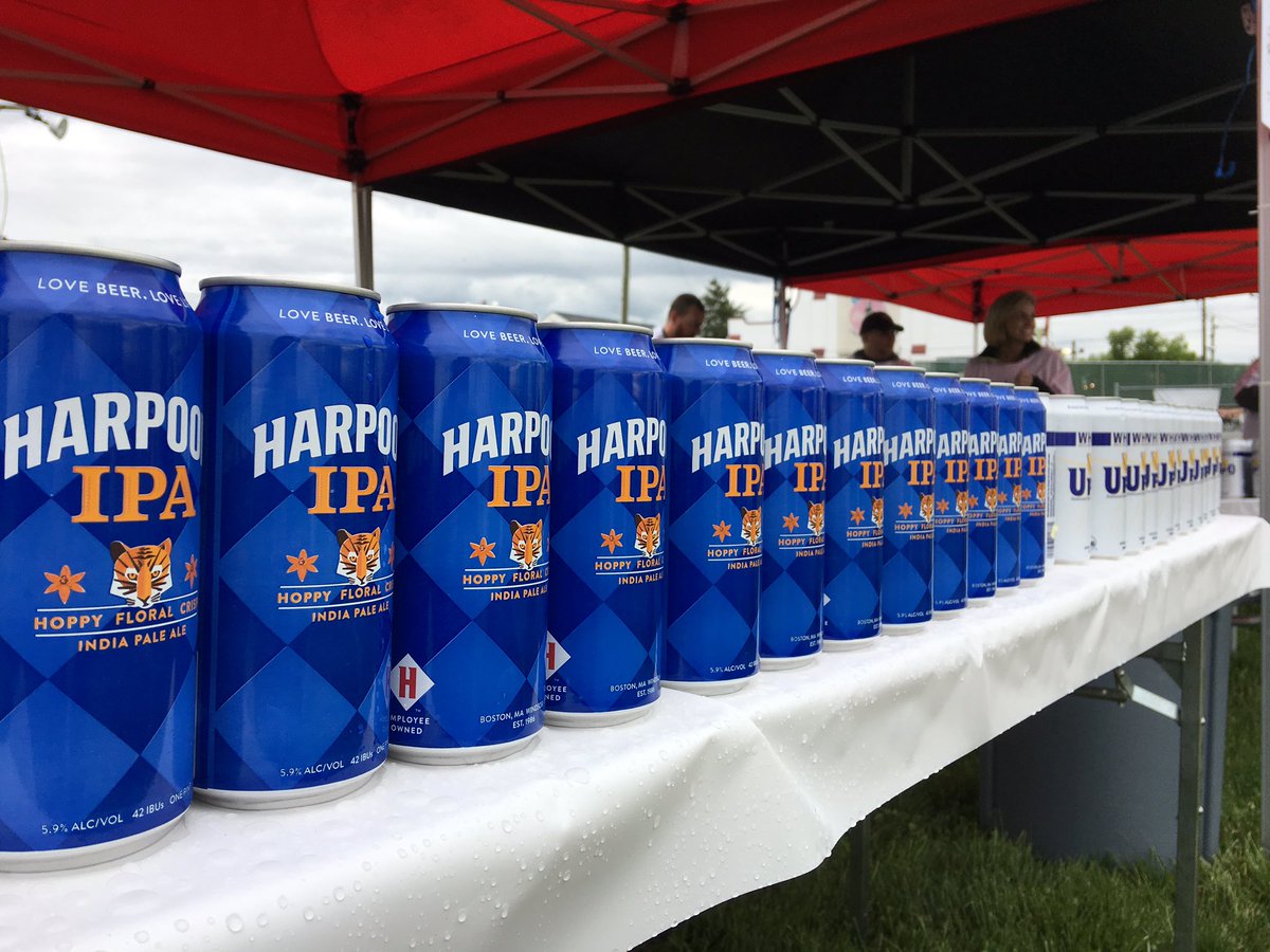 HarpoonMaryland's tweet photo. Cold brewskis ready to go for the thirsty 5k racers! @RunFrederick #CraftBeer @harpoonbrewery https://t.co/DfxH8ERyTp
