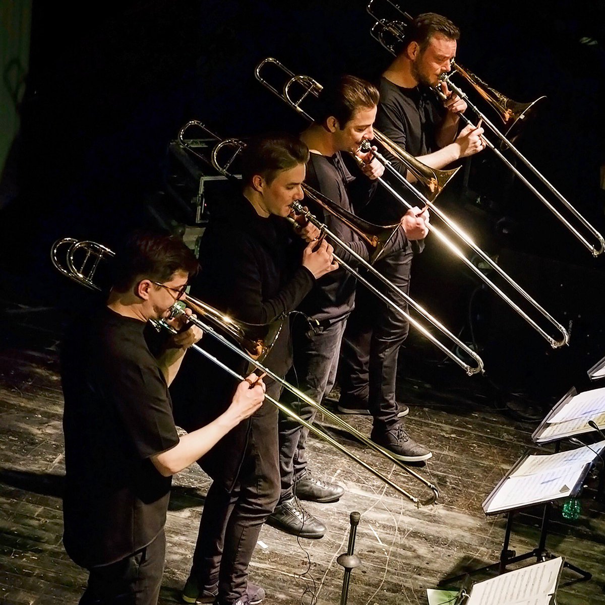 4bonesquartet's tweet photo. 🙃music
#fourbones #trombone #music #live #concert #tour https://t.co/2Lp1J7dMJv