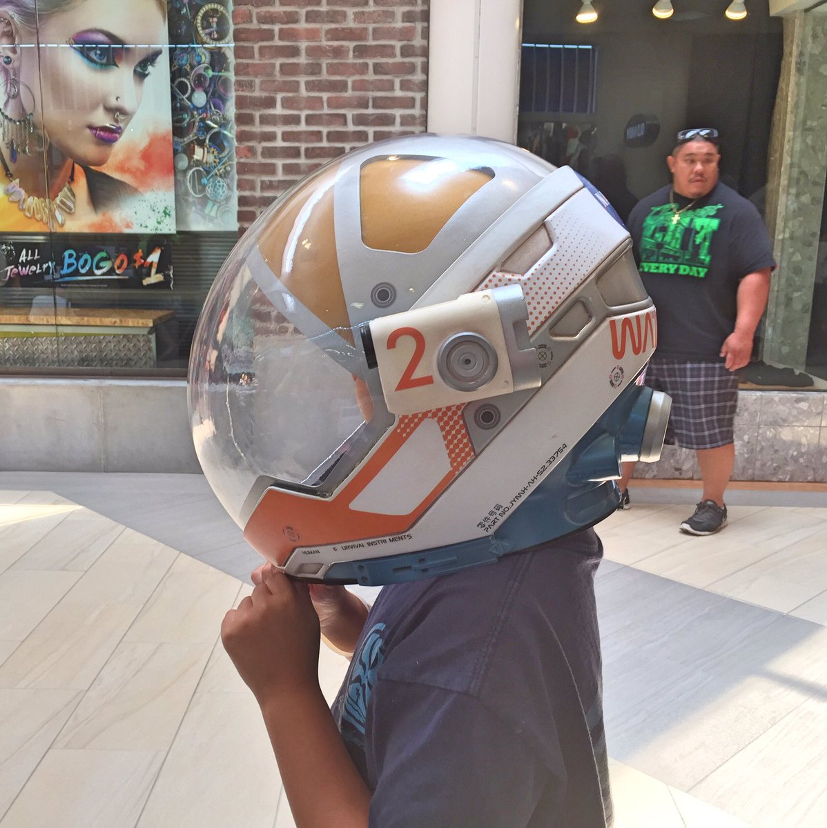 MartianHelmet's tweet photo. Onward to Mars at #AstroDay with #MartianHelmet! https://t.co/5WCDMqIEXg