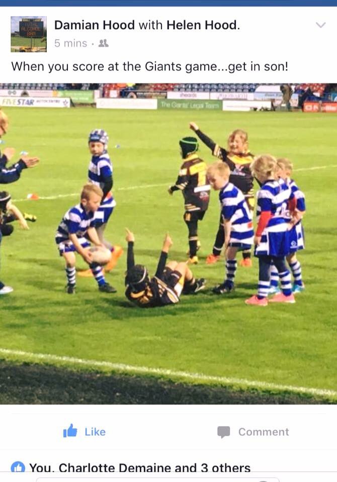💛🖤 this picture epitomises everything we love about junior rugby #happy #friends #fun #experience #proud <a href="/ellandrlfc/">Elland RLFC</a> <a href="/YorkshireJunior/">Yorkshire Junior and Youth League</a>