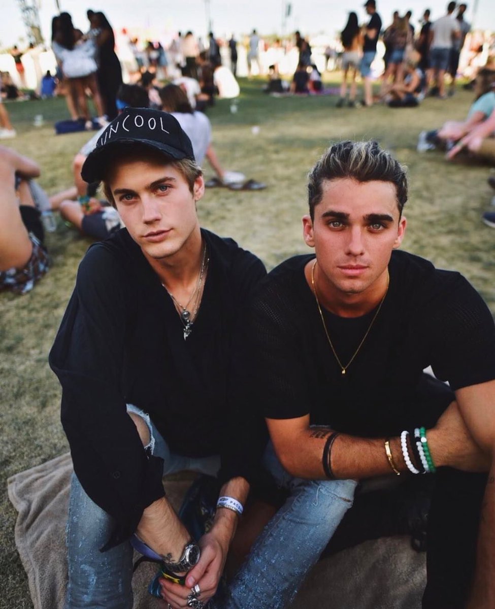 thenomadjohnny's tweet photo. Stay with us for Coachella Weekend! https://t.co/0x3xtUIlaN
