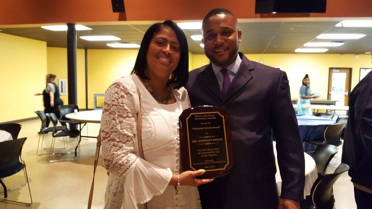 edavis25940276's tweet photo. Congratulations to Mrs. Rogers for receiving the Dedicated Service Award at the MLK Luncheon today. We are so proud of Mrs. Rogers!! https://t.co/ORwIz7cpkA