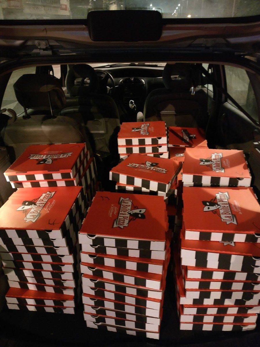 hackbordeaux's tweet photo. The real midnight pizzas rocked #hackbdx !! Thanks again to @AsoboStudio :D https://t.co/E56EAtuD8G