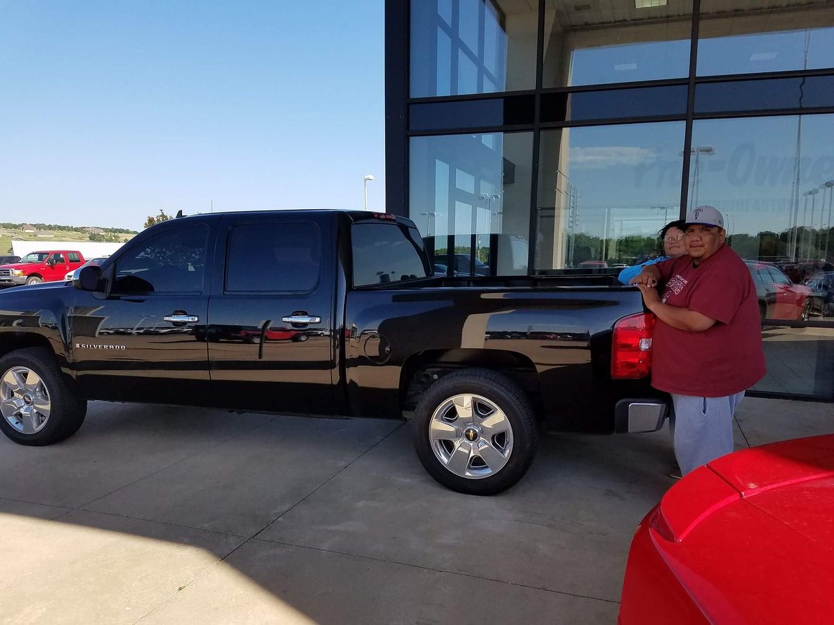 PatriotCDJRMac's tweet photo. Congratulations to Mr. &amp; Mrs. Martinez on your 2009 Chevrolet Silverado. #niceride https://t.co/ErbYzkzlQY