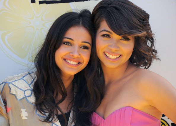 Hoje (06), Naomi Scott está completando 24 anos. Happy Birthday, girl! 
