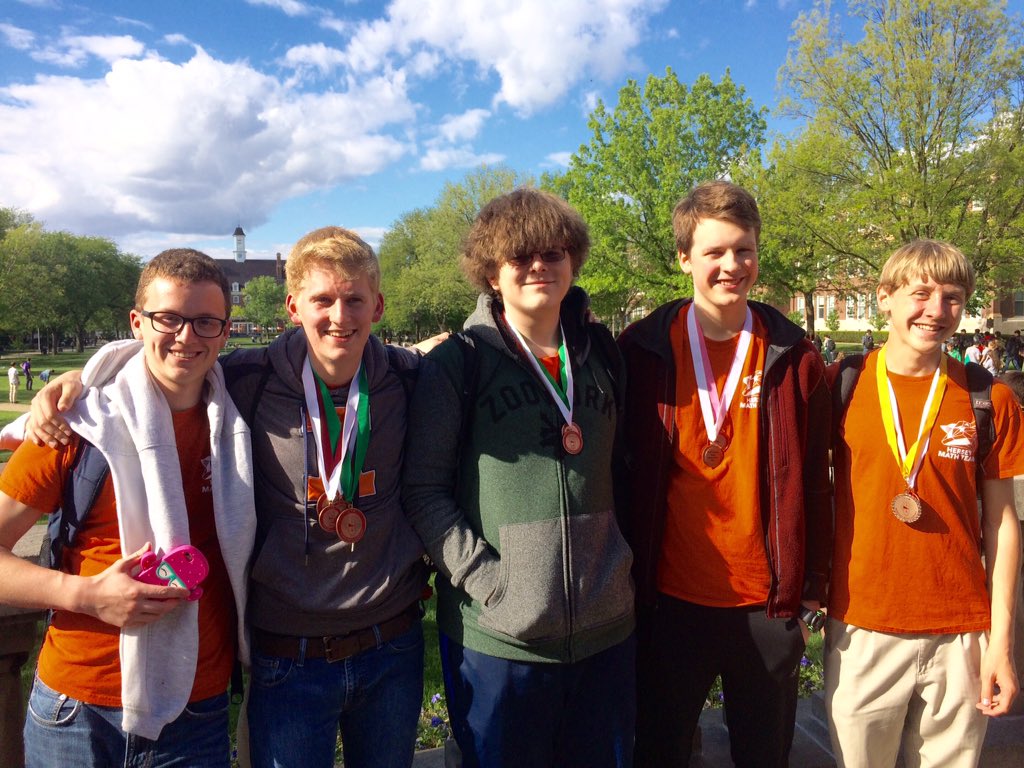 ETJ_jhhs's tweet photo. So proud of the senior precalc team - 3rd in State! #mathteamstate #Clairetoo https://t.co/Buk5eXElra